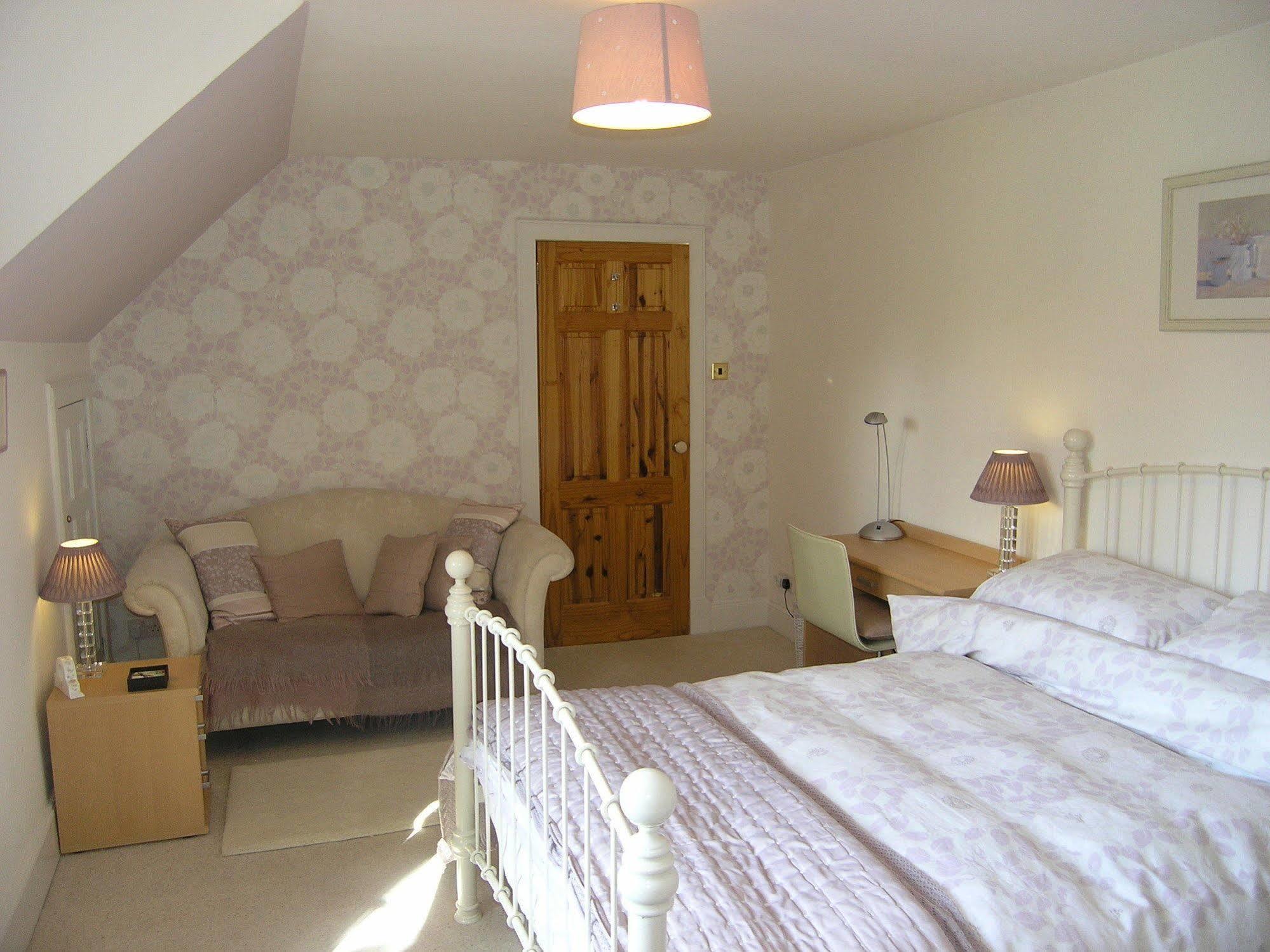 Whistlers Dell B&B Rhu Εξωτερικό φωτογραφία