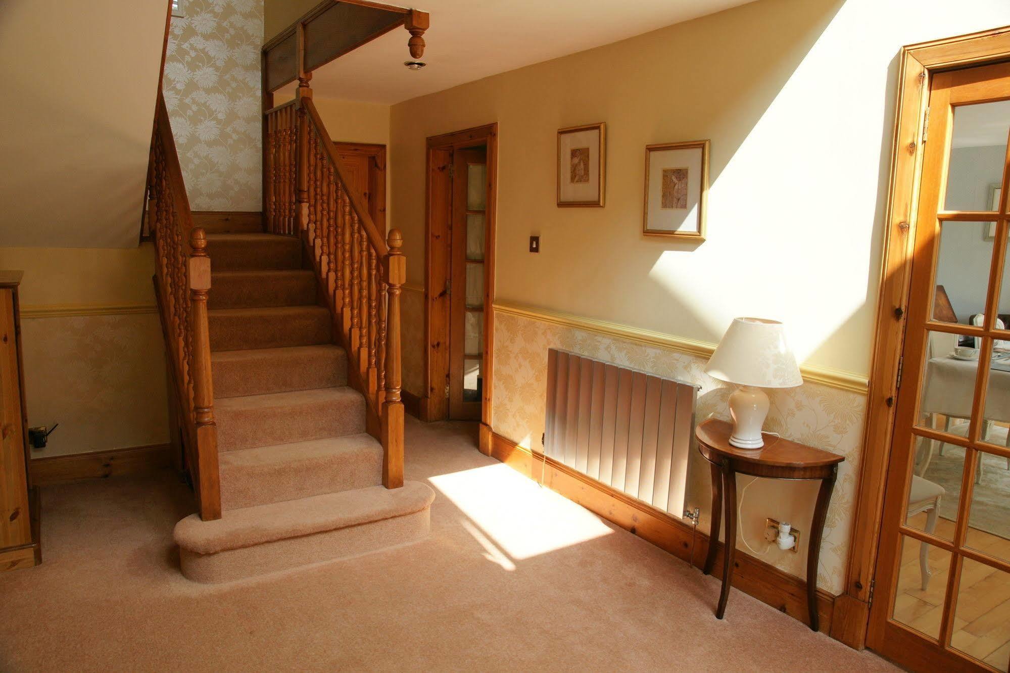 Whistlers Dell B&B Rhu Εξωτερικό φωτογραφία