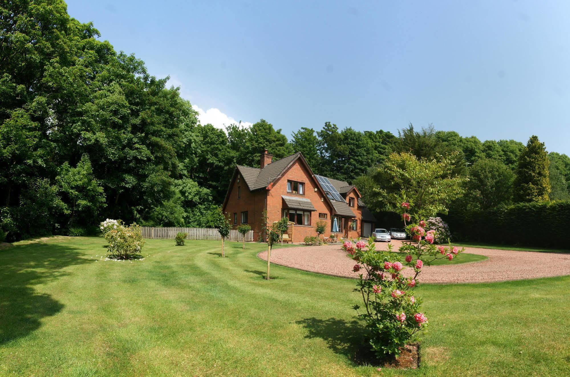 Whistlers Dell B&B Rhu Εξωτερικό φωτογραφία