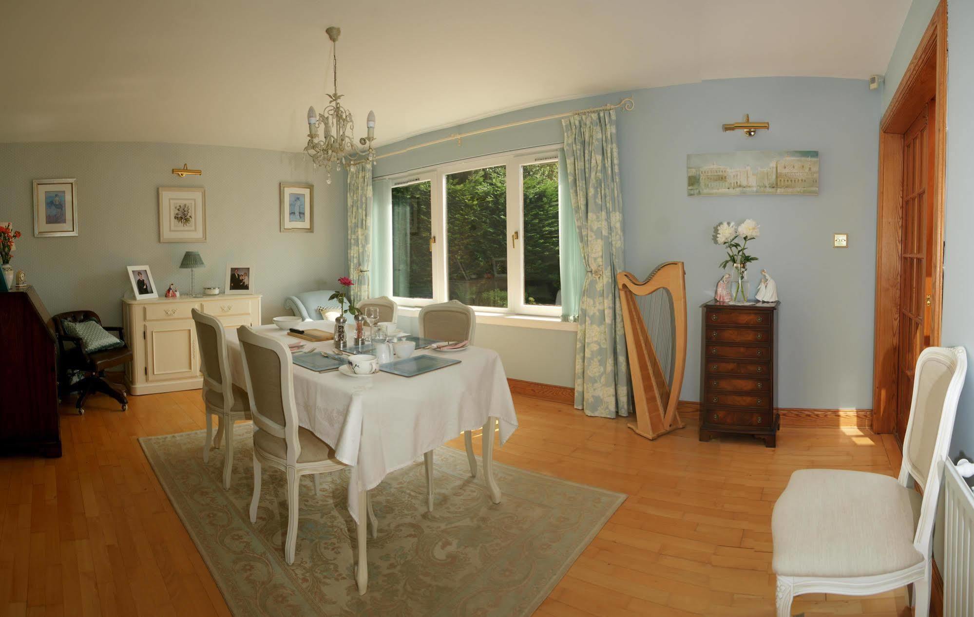 Whistlers Dell B&B Rhu Εξωτερικό φωτογραφία